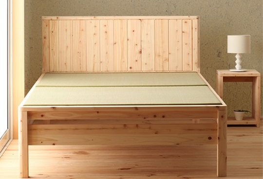 シンプルな脚付きの畳ベッド